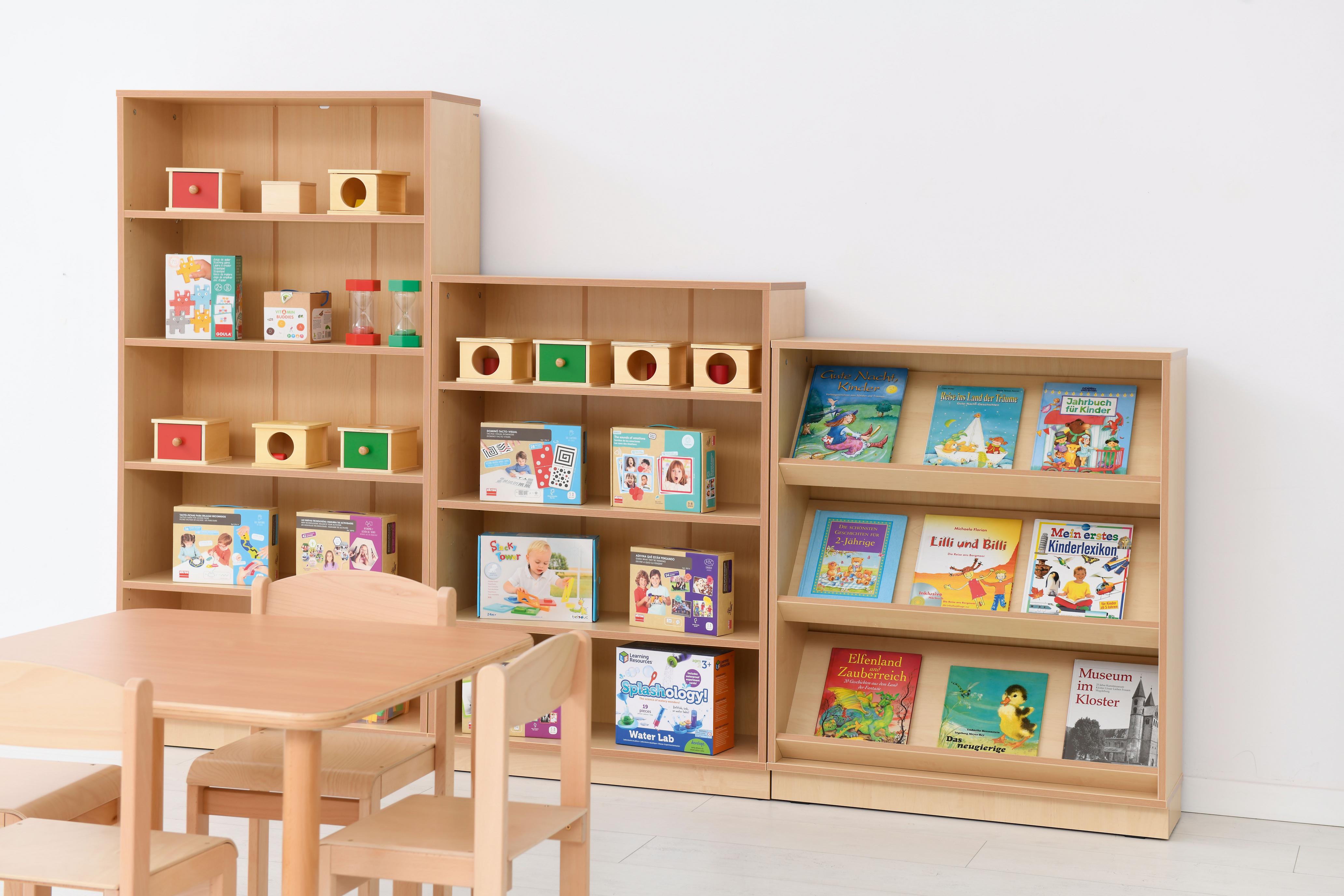 Flexi Regal klassisch mit Büchern und Spielzeug. - Produkt wird im Kindergarten oder Schule genutzt.