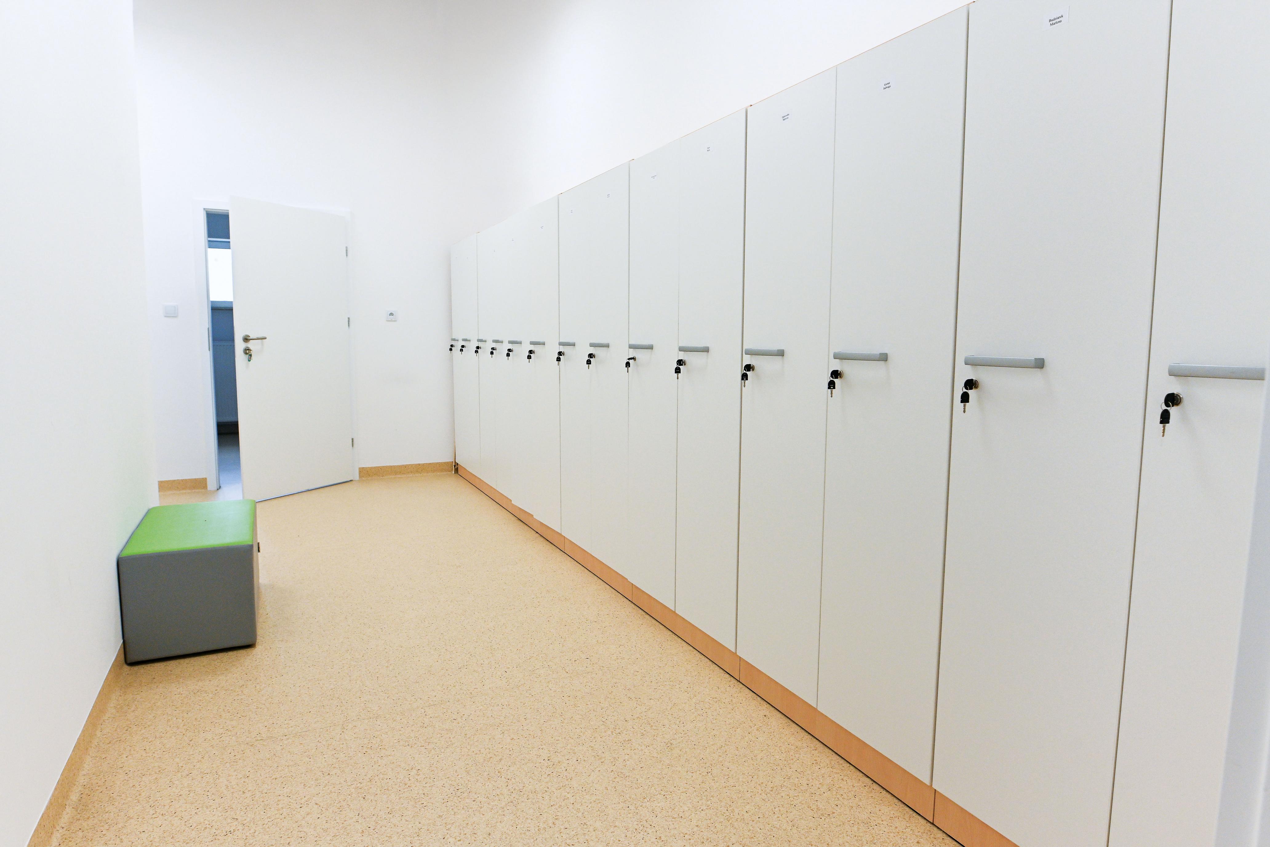 Grande Spindschrank doppelt – Perfekt für Personal & Schüler