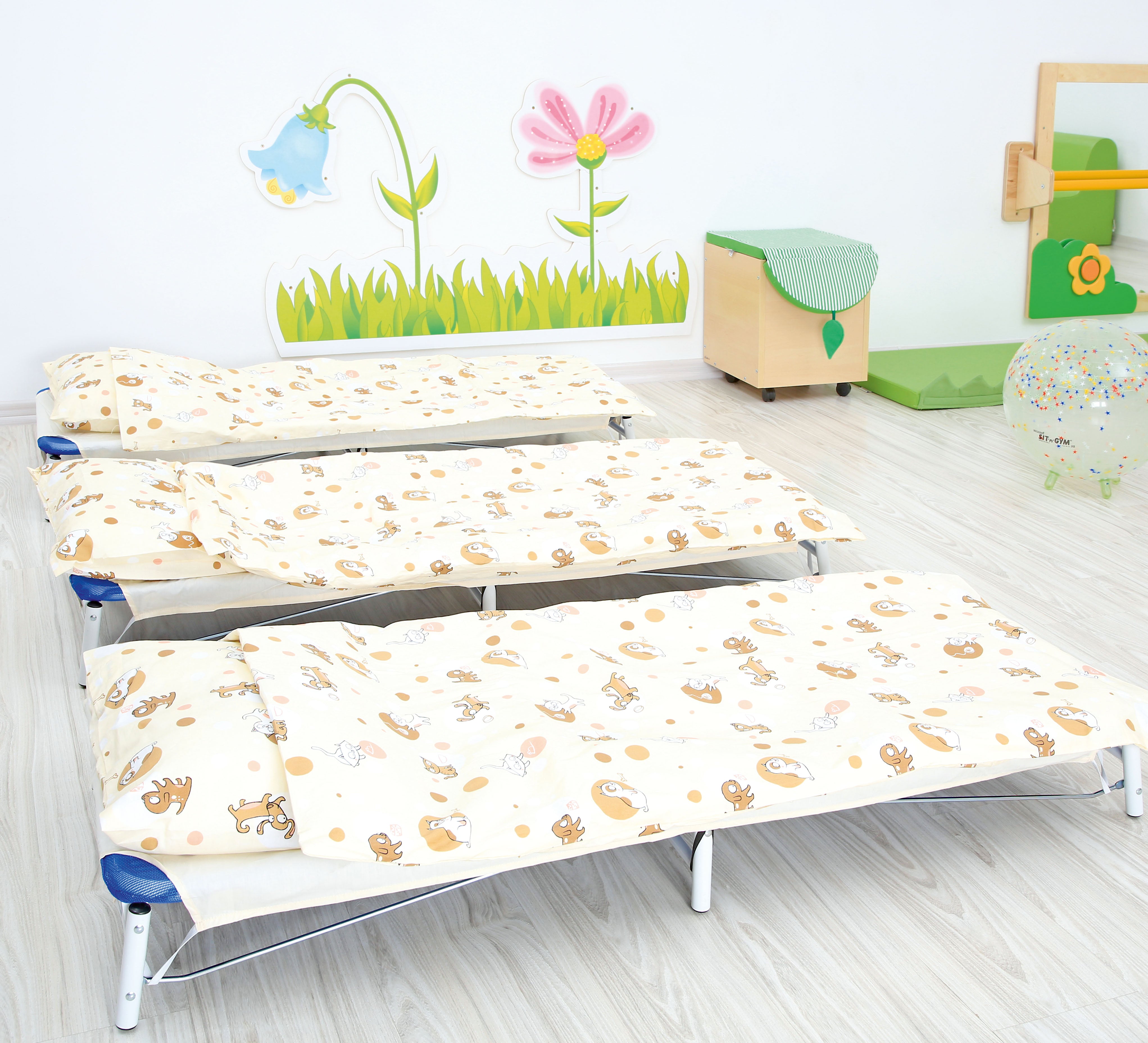 Im Ruheraum Bettwäsche für Krippenbett 2