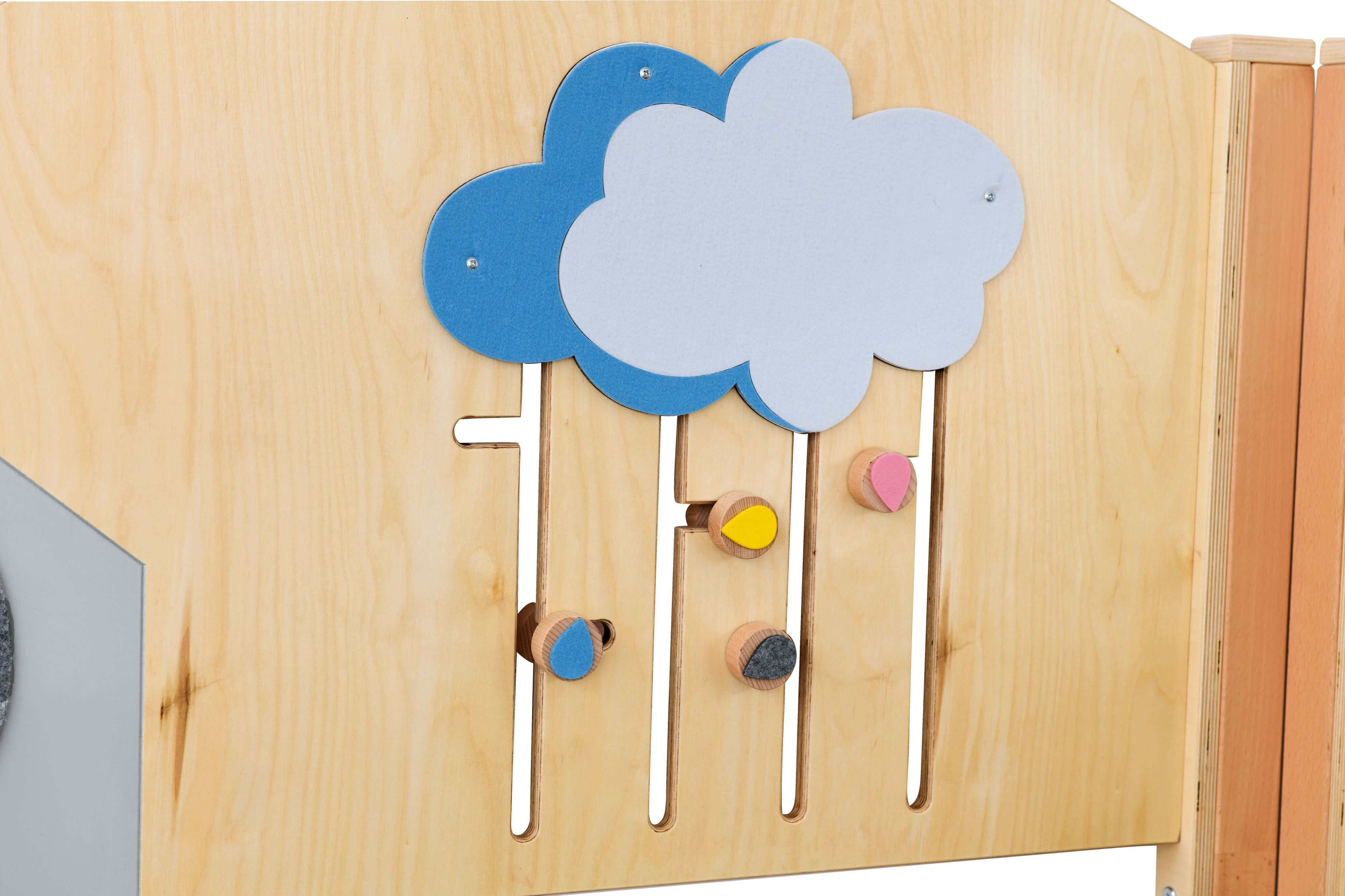 Kindergarten Spielpodest Saphir 2 Detailansicht Spielwand für Sensorik und Motorik