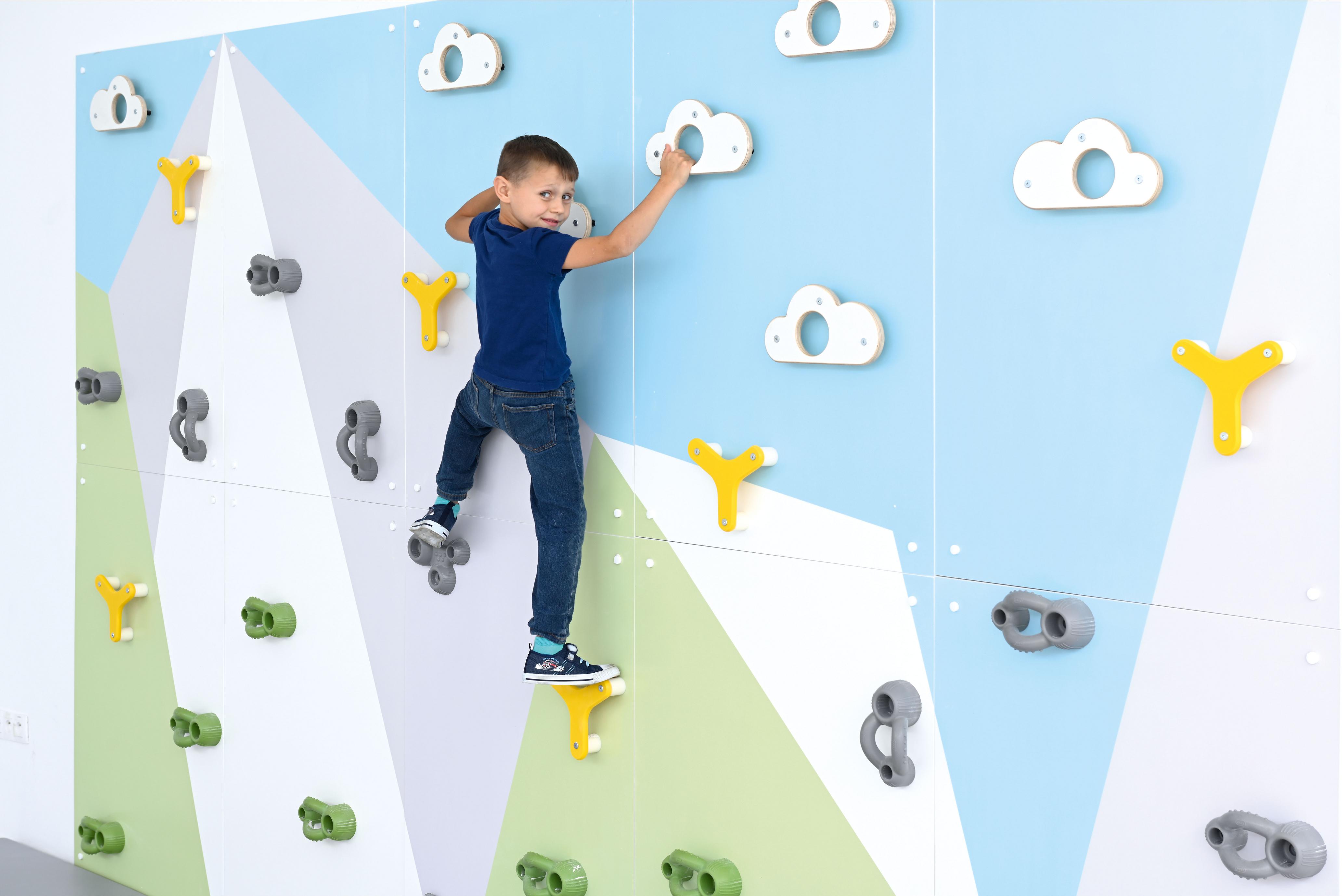 Kletterwand für Sporthalle in der Schule oder Kita.