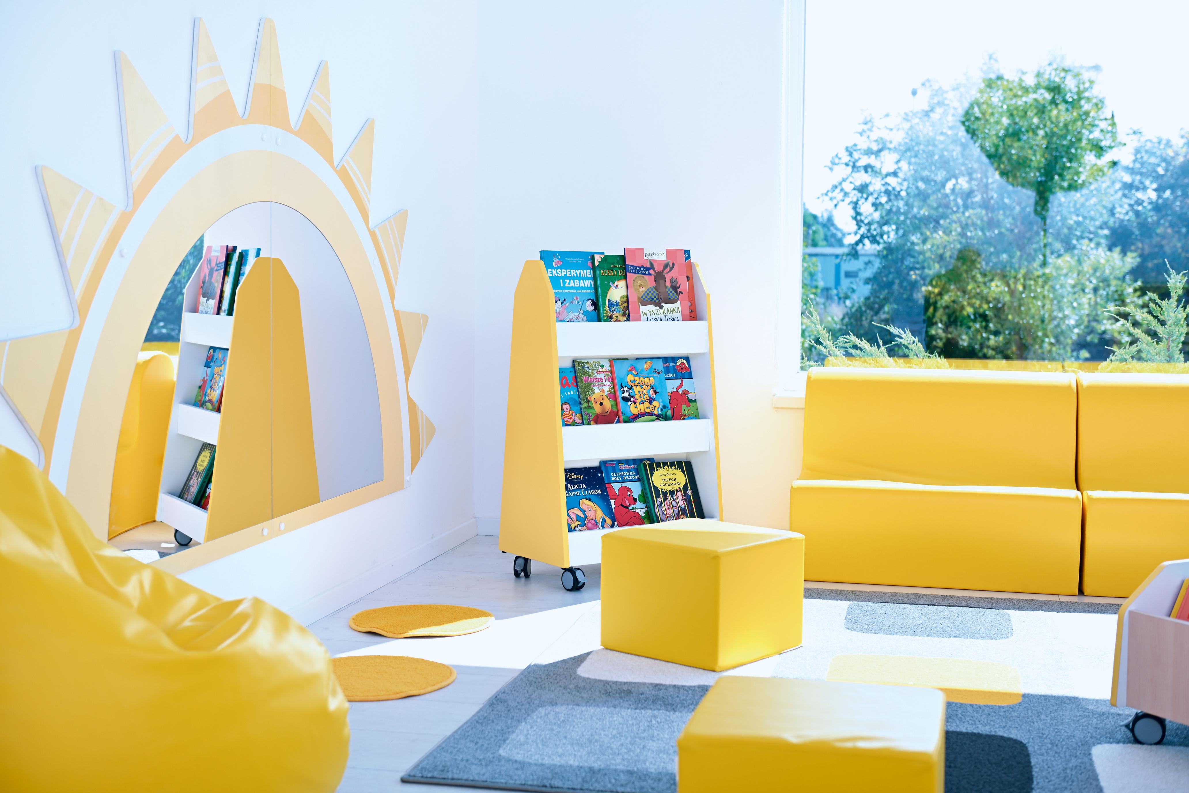 Quadro - Zweiseitiges Bücherregal in vielen Farben - Produkt wird im Kindergarten oder Schule genutzt.